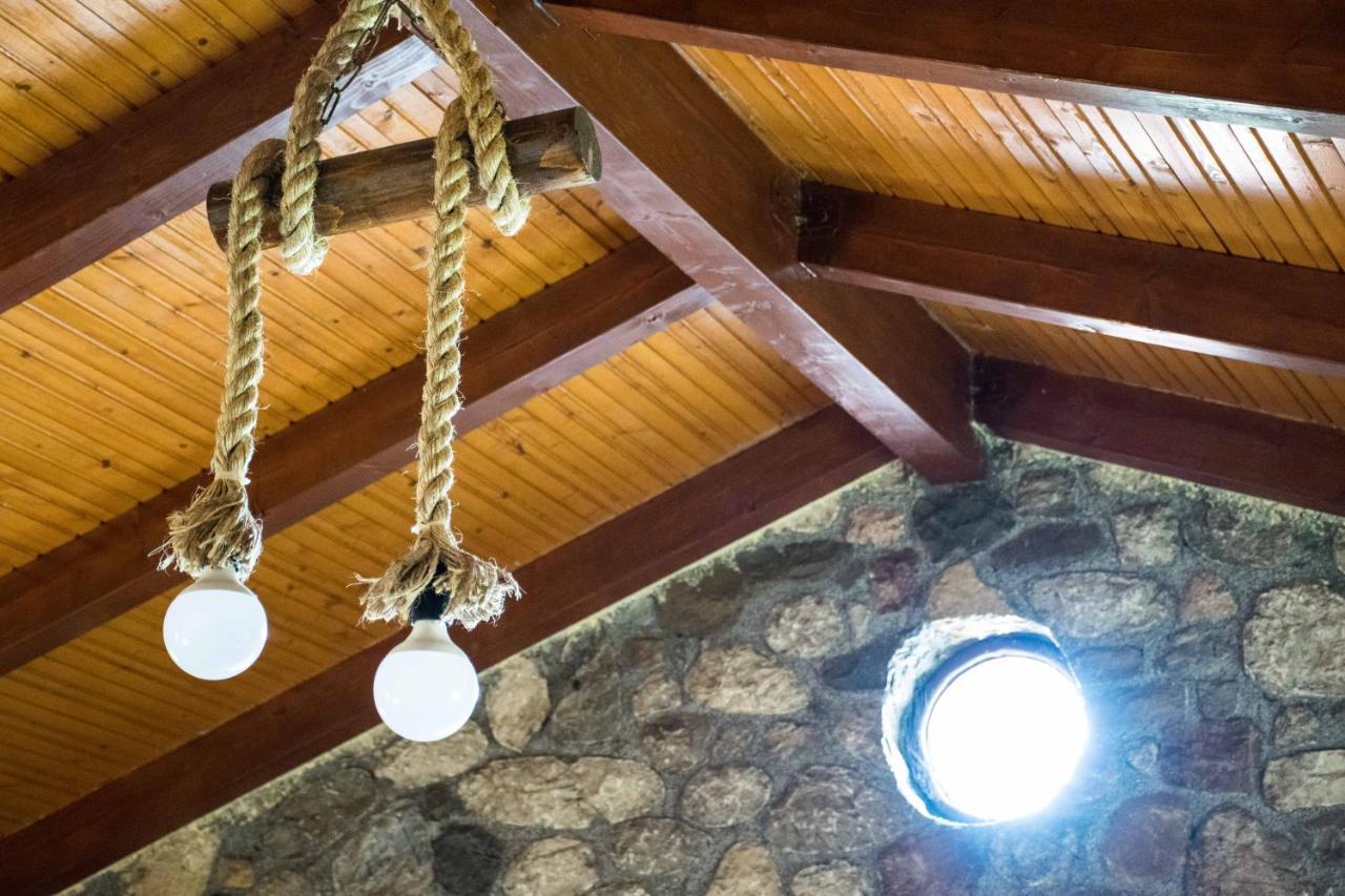 Patras Stonehouse With Large Yard - Πέτρινο Σπίτι Με Αυλή Villa Paralía Eksteriør billede